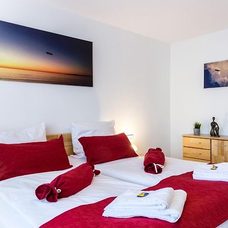 Apartment Eastside Mit 3 Zimmern Fur Bis Zu 5 Personen Mit Balkon Friedrichshafen Ngoại thất bức ảnh