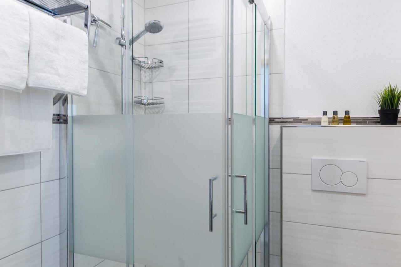 Apartment Eastside Mit 3 Zimmern Fur Bis Zu 5 Personen Mit Balkon Friedrichshafen Ngoại thất bức ảnh