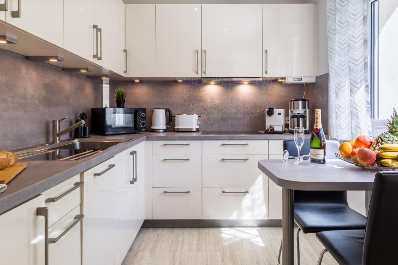 Apartment Eastside Mit 3 Zimmern Fur Bis Zu 5 Personen Mit Balkon Friedrichshafen Ngoại thất bức ảnh